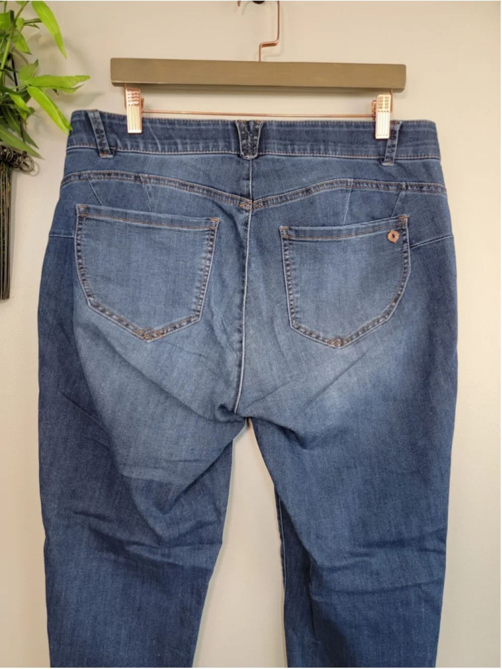Democracy 16W Skinny Jeans Mid Rise Medium Blue Stretch Sculpting Ab Solution - Picture 8 of 10